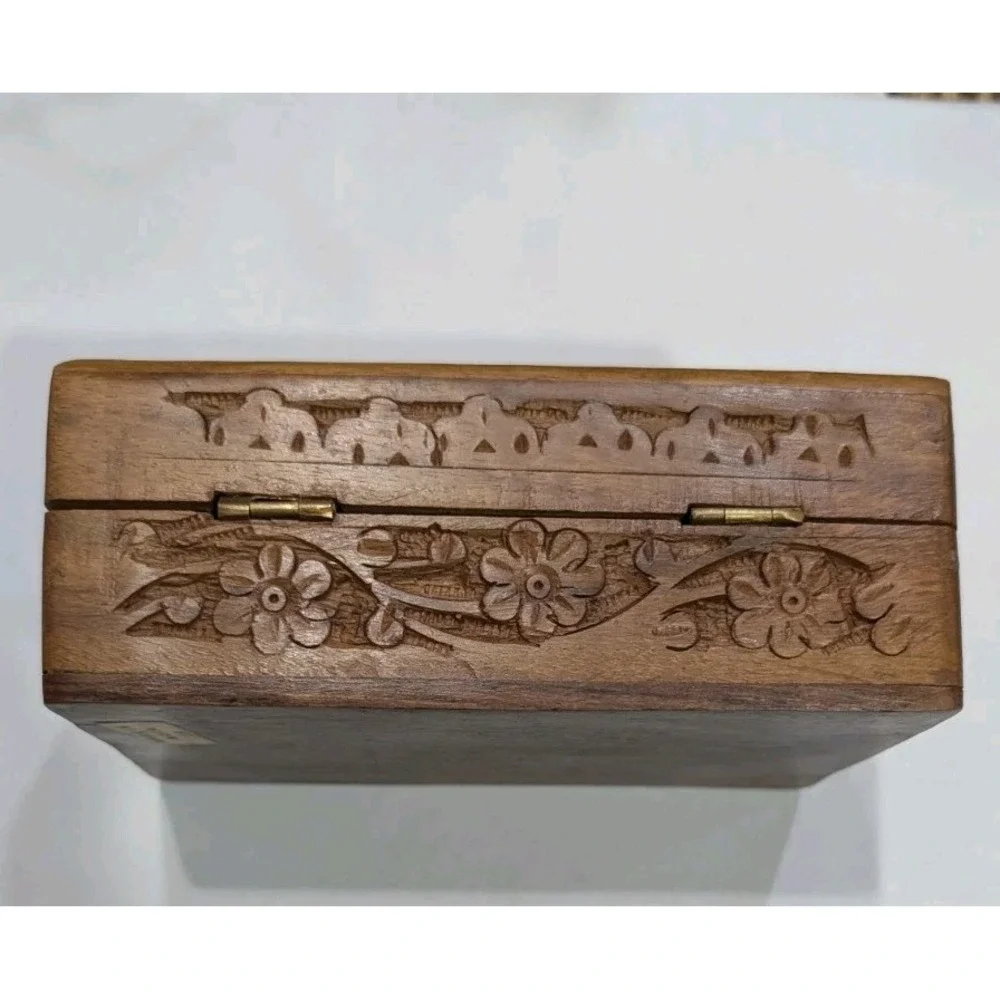 Vintage  Carved Wooden Jewelry Trinket Treasure Keepsake Inlaid 6